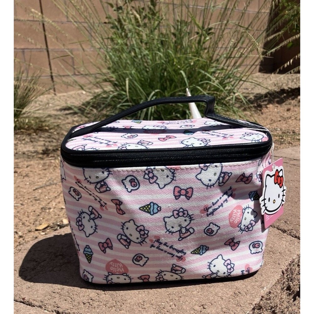 NWT Sanrio Hello Kitty Ice Cream Cupcake Cosmetic Train Case Travel 8” 2 Charms
